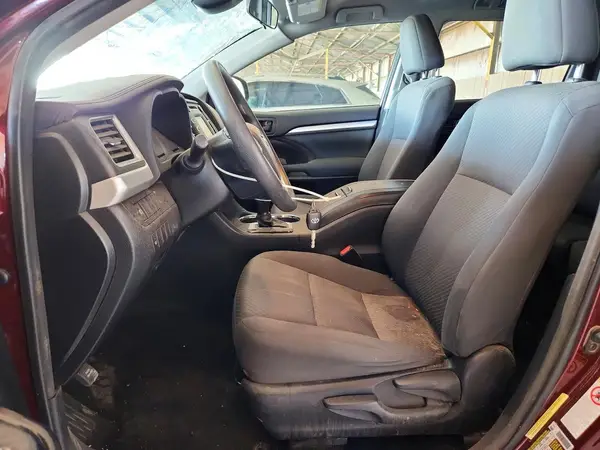 2017 TOYOTA HIGHLANDER auction photo 7