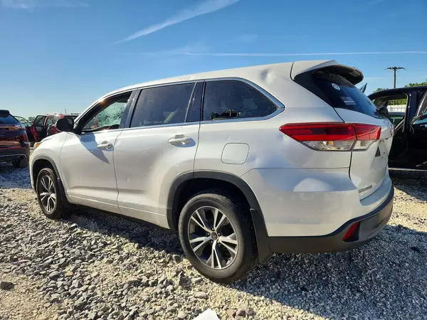 5TDBZRFH7HS474133 2017 TOYOTA HIGHLANDER - Image 2