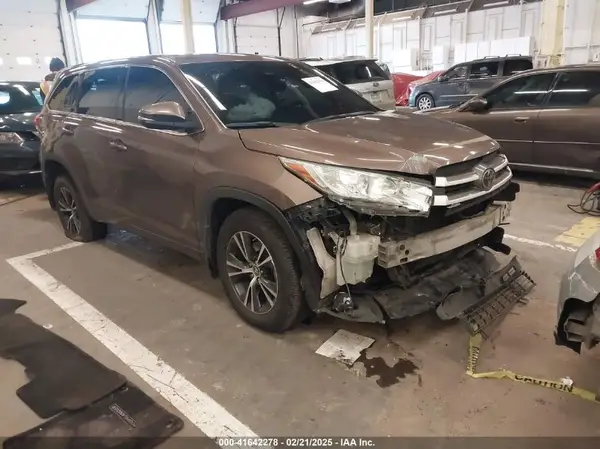 5TDBZRFH7JS492041 2018 TOYOTA HIGHLANDER - Image 1