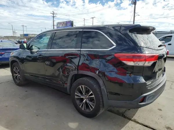 5TDBZRFH7JS809915 2018 TOYOTA HIGHLANDER - Image 2
