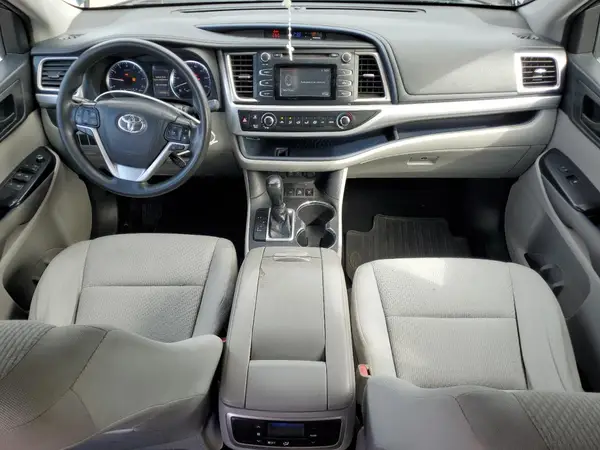 5TDBZRFH7JS809915 2018 TOYOTA HIGHLANDER - Image 8