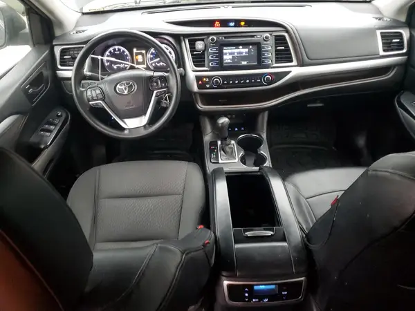 5TDBZRFH7JS814015 2018 TOYOTA HIGHLANDER - Image 8