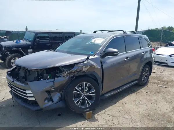 5TDBZRFH7JS831350 2018 TOYOTA HIGHLANDER - Image 2