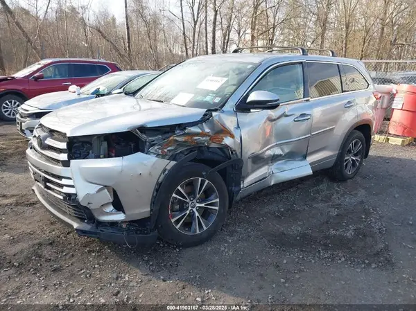 5TDBZRFH7JS839416 2018 TOYOTA HIGHLANDER - Image 2