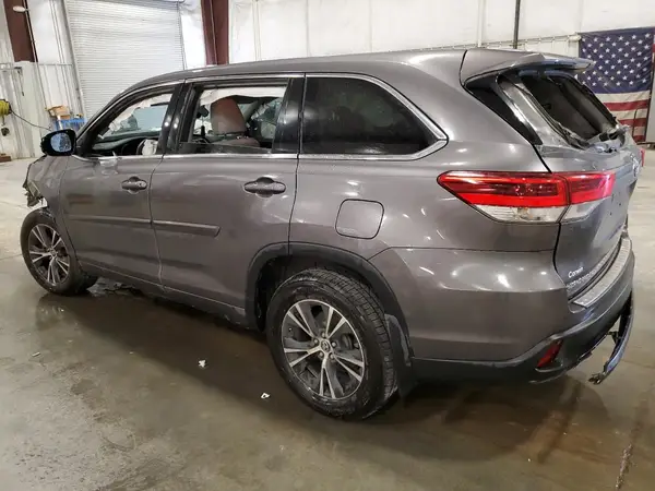 5TDBZRFH7JS854658 2018 TOYOTA HIGHLANDER - Image 2