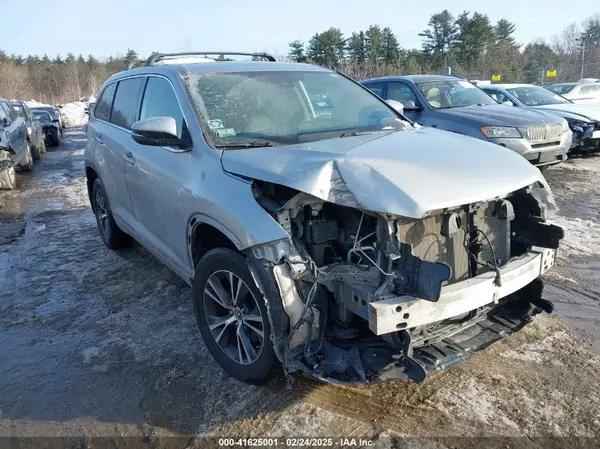 5TDBZRFH7JS882167 2018 TOYOTA HIGHLANDER - Image 1