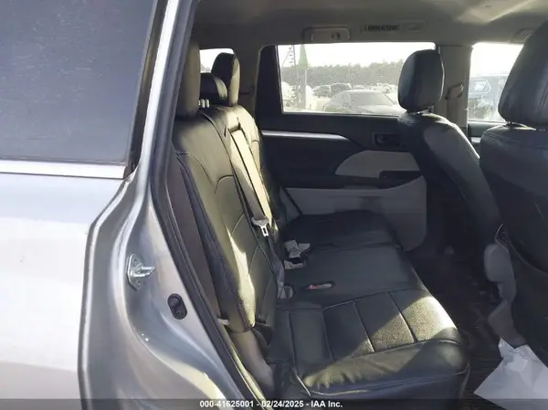 5TDBZRFH7JS882167 2018 TOYOTA HIGHLANDER - Image 8