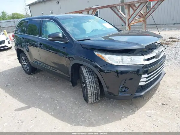 5TDBZRFH7JS889068 2018 TOYOTA HIGHLANDER - Image 1