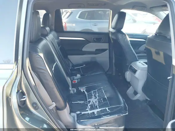 5TDBZRFH7JS892648 2018 TOYOTA HIGHLANDER - Image 8
