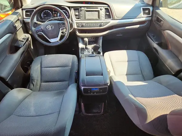 5TDBZRFH7JS898904 2018 TOYOTA HIGHLANDER - Image 8