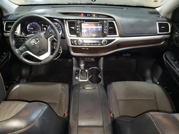 5TDBZRFH7JS901705 2018 TOYOTA HIGHLANDER - Image 8