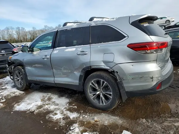 5TDBZRFH7KS700372 2019 TOYOTA HIGHLANDER - Image 2