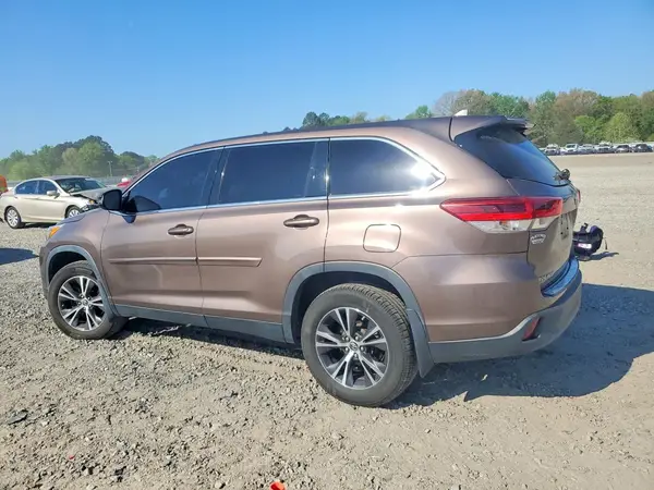 5TDBZRFH7KS700663 2019 TOYOTA HIGHLANDER - Image 2