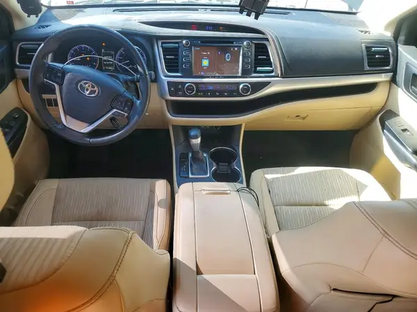 5TDBZRFH7KS700663 2019 TOYOTA HIGHLANDER - Image 8