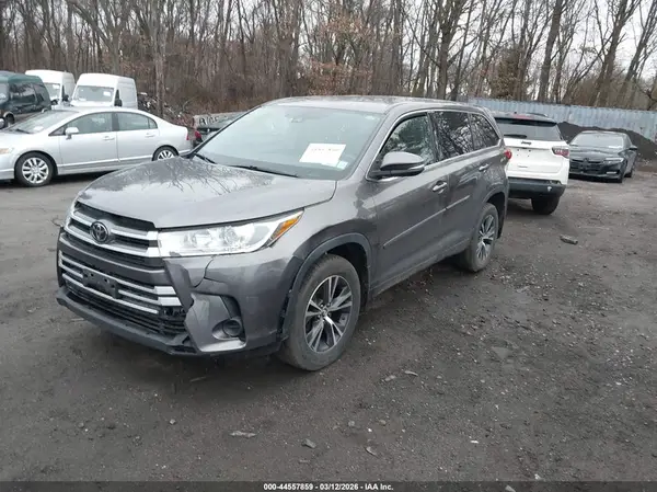 5TDBZRFH7KS711002 2019 TOYOTA HIGHLANDER - Image 2