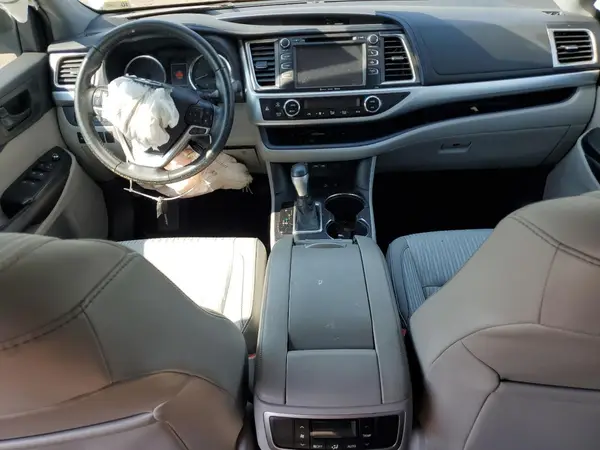5TDBZRFH7KS711954 2019 TOYOTA HIGHLANDER - Image 8