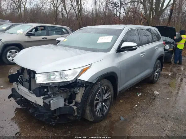 5TDBZRFH7KS712621 2019 TOYOTA HIGHLANDER - Image 2