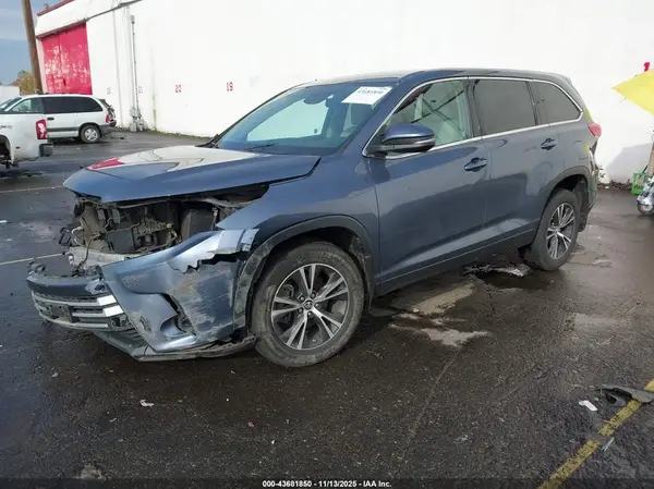 5TDBZRFH7KS722548 2019 TOYOTA HIGHLANDER - Image 2