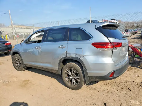 5TDBZRFH7KS722825 2019 TOYOTA HIGHLANDER - Image 2
