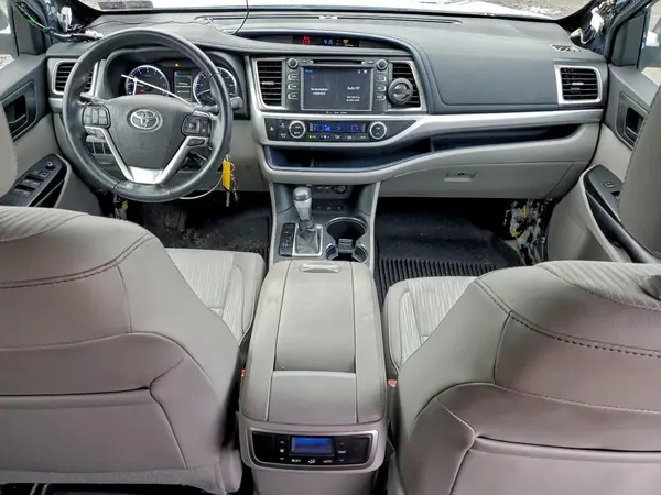 5TDBZRFH7KS728172 2019 TOYOTA HIGHLANDER - Image 8