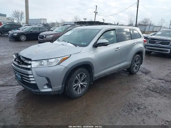 5TDBZRFH7KS923494 2019 TOYOTA HIGHLANDER - Image 2