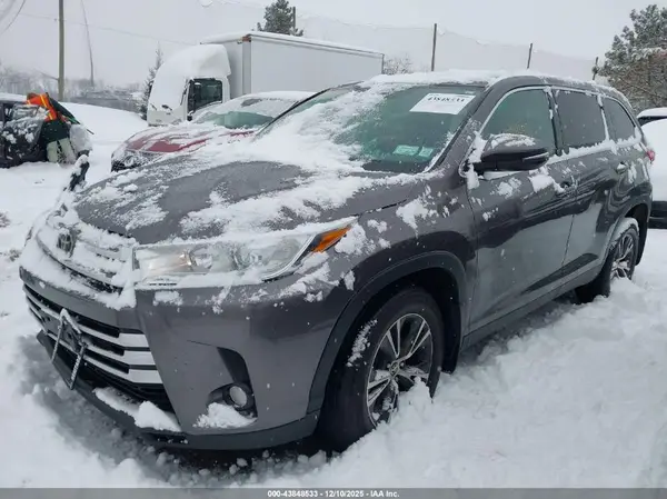 5TDBZRFH7KS932731 2019 TOYOTA HIGHLANDER - Image 2