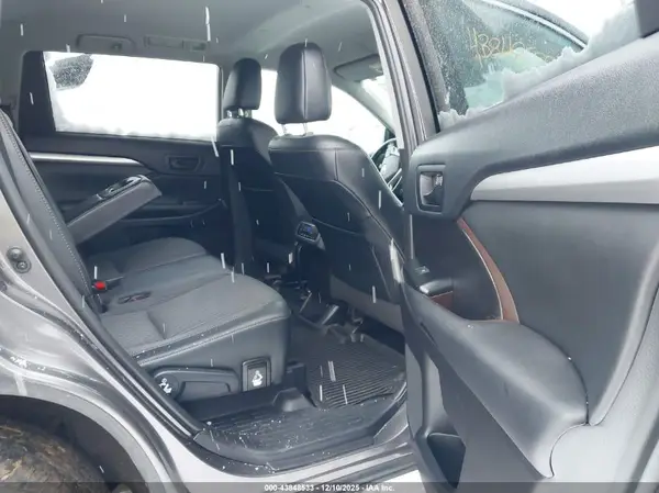 5TDBZRFH7KS932731 2019 TOYOTA HIGHLANDER - Image 8