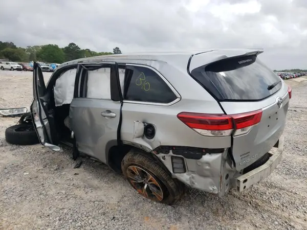 5TDBZRFH7KS938335 2019 TOYOTA HIGHLANDER - Image 2