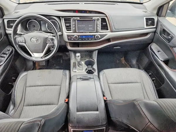5TDBZRFH7KS943163 2019 TOYOTA HIGHLANDER - Image 8