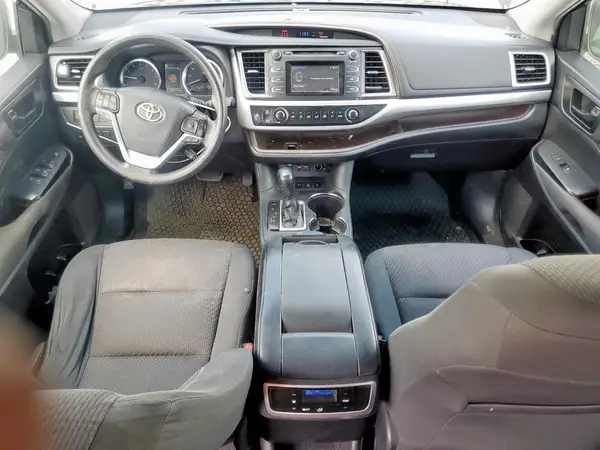 5TDBZRFH7KS945110 2019 TOYOTA HIGHLANDER - Image 8
