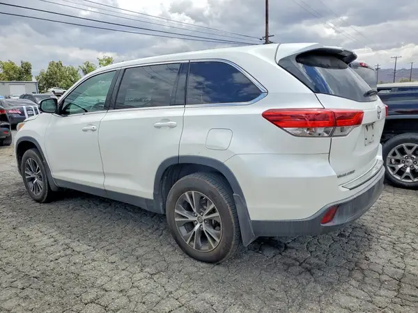 5TDBZRFH7KS945222 2019 TOYOTA HIGHLANDER - Image 2