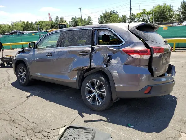 5TDBZRFH7KS946841 2019 TOYOTA HIGHLANDER - Image 2