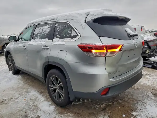 5TDBZRFH7KS948363 2019 TOYOTA HIGHLANDER - Image 2