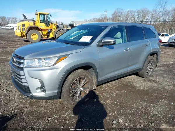5TDBZRFH7KS950730 2019 TOYOTA HIGHLANDER - Image 2
