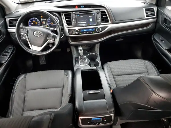 5TDBZRFH7KS951909 2019 TOYOTA HIGHLANDER - Image 8