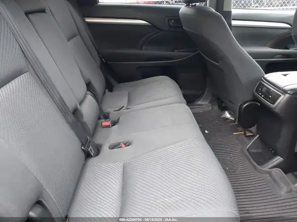 5TDBZRFH7KS952896 2019 TOYOTA HIGHLANDER - Image 8