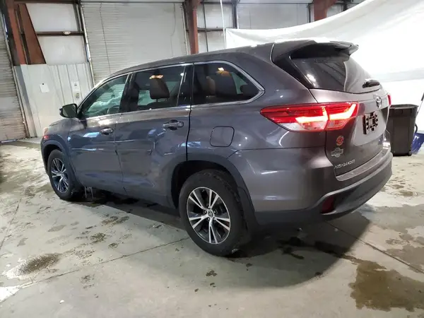 5TDBZRFH7KS953143 2019 TOYOTA HIGHLANDER - Image 2