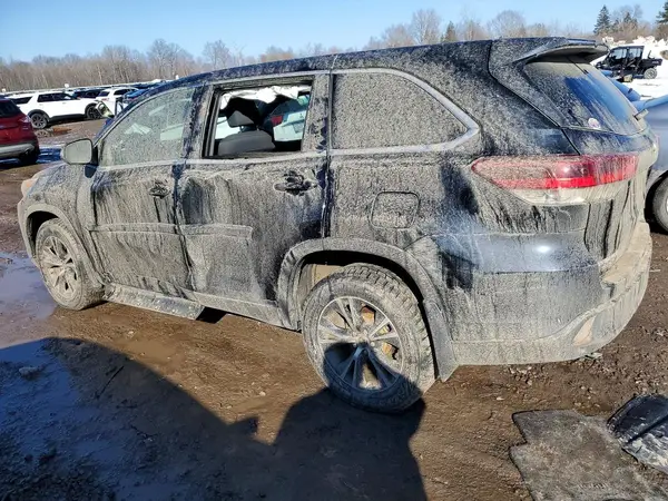 5TDBZRFH7KS959895 2019 TOYOTA HIGHLANDER - Image 2