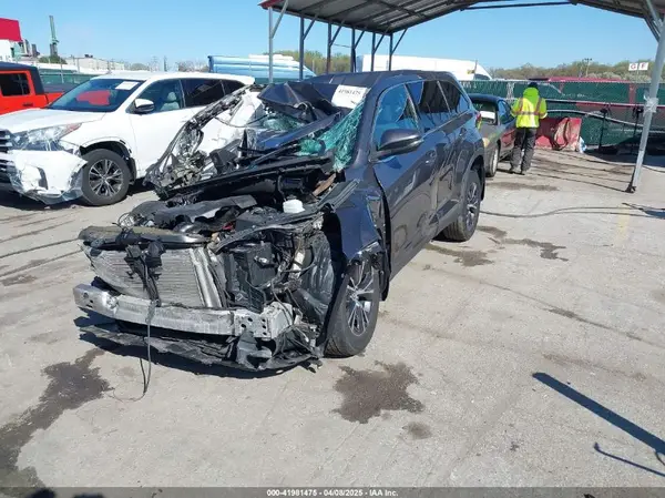 5TDBZRFH7KS960495 2019 TOYOTA HIGHLANDER - Image 2