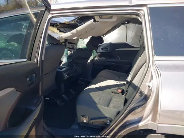 5TDBZRFH7KS960495 2019 TOYOTA HIGHLANDER - Image 8