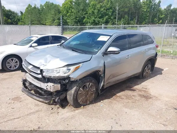 5TDBZRFH7KS961565 2019 TOYOTA HIGHLANDER - Image 2