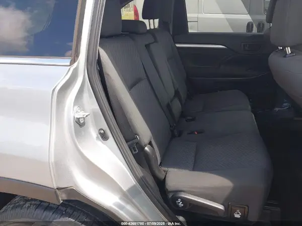5TDBZRFH7KS961565 2019 TOYOTA HIGHLANDER - Image 8