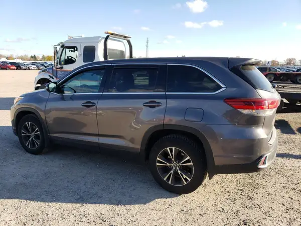 5TDBZRFH7KS975062 2019 TOYOTA HIGHLANDER - Image 2