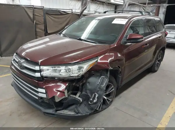 5TDBZRFH7KS977443 2019 TOYOTA HIGHLANDER - Image 2