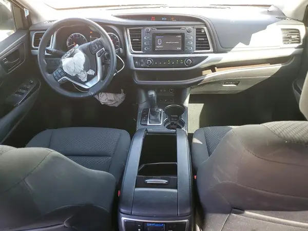 5TDBZRFH7KS983128 2019 TOYOTA HIGHLANDER - Image 8