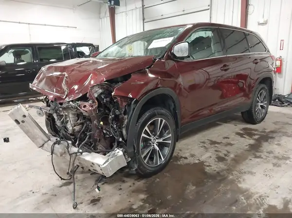 5TDBZRFH7KS994453 2019 TOYOTA HIGHLANDER - Image 2