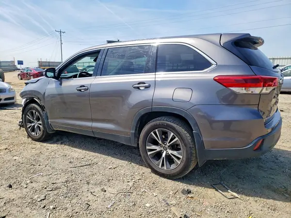 5TDBZRFH7KS998647 2019 TOYOTA HIGHLANDER - Image 2