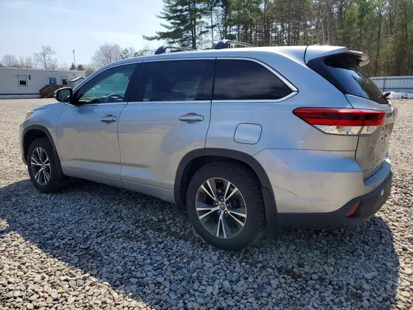 5TDBZRFH8HS365227 2017 TOYOTA HIGHLANDER - Image 2