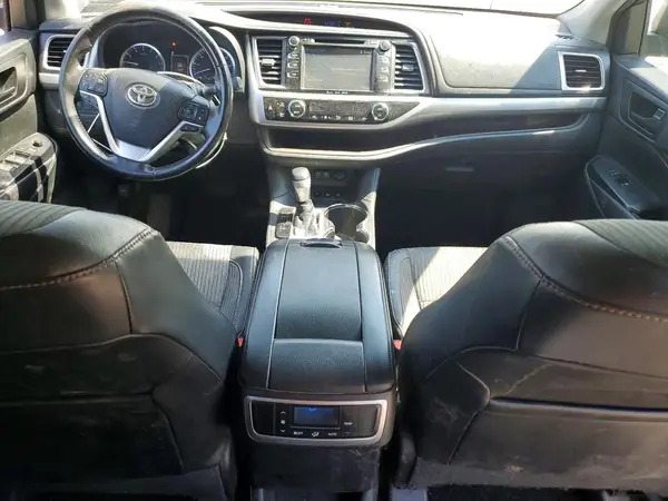 5TDBZRFH8HS365227 2017 TOYOTA HIGHLANDER - Image 8