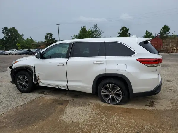 5TDBZRFH8HS371531 2017 TOYOTA HIGHLANDER - Image 2